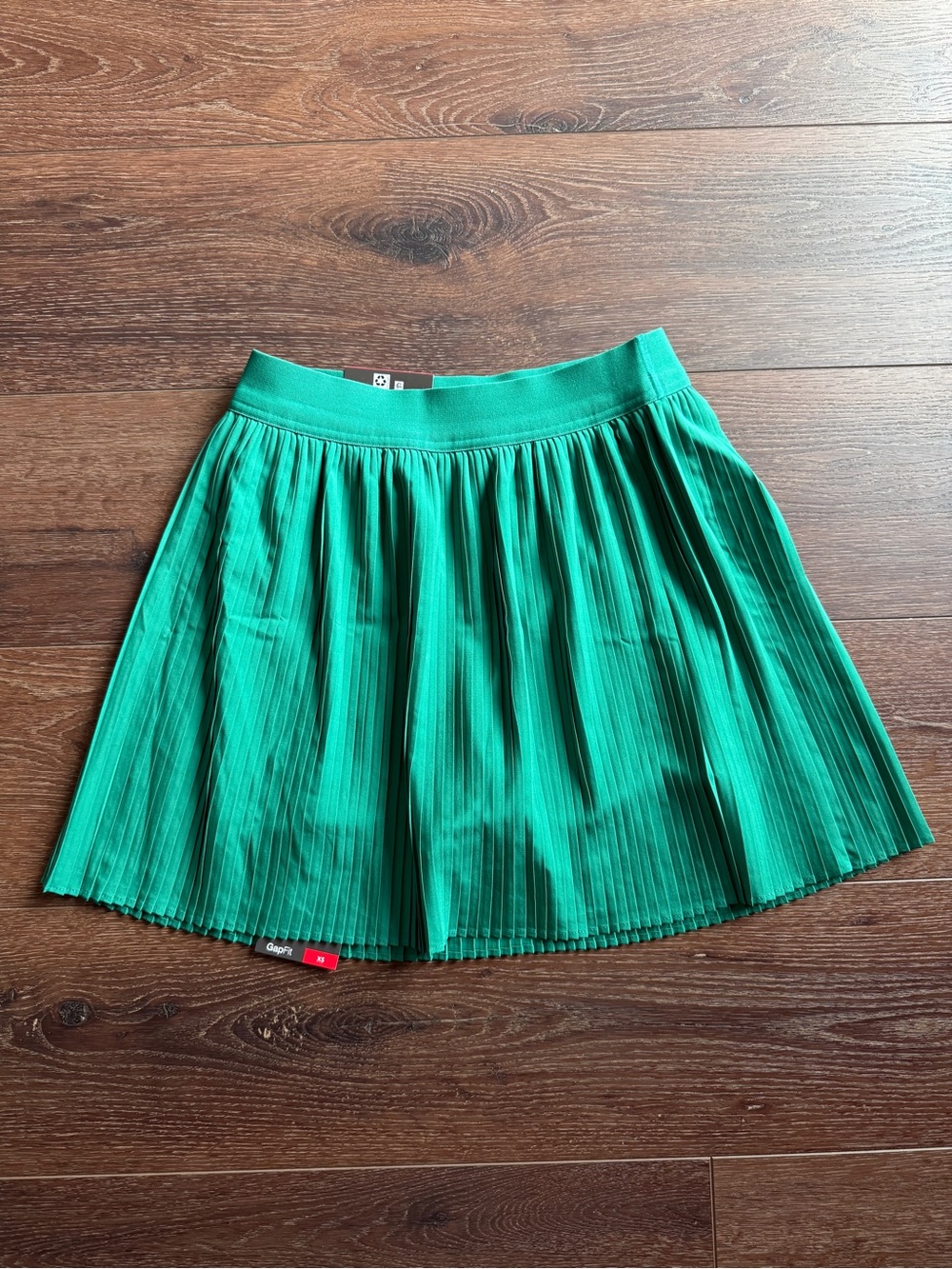 GAP Pleated Mini Skirt in Green - Picture 5 of 9